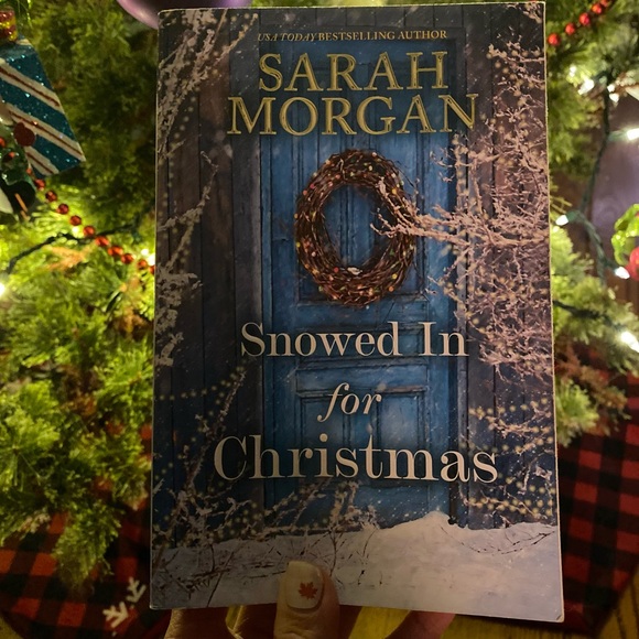 Snowed in for Christmas by Sarah Morgan - Picture 1 of 1